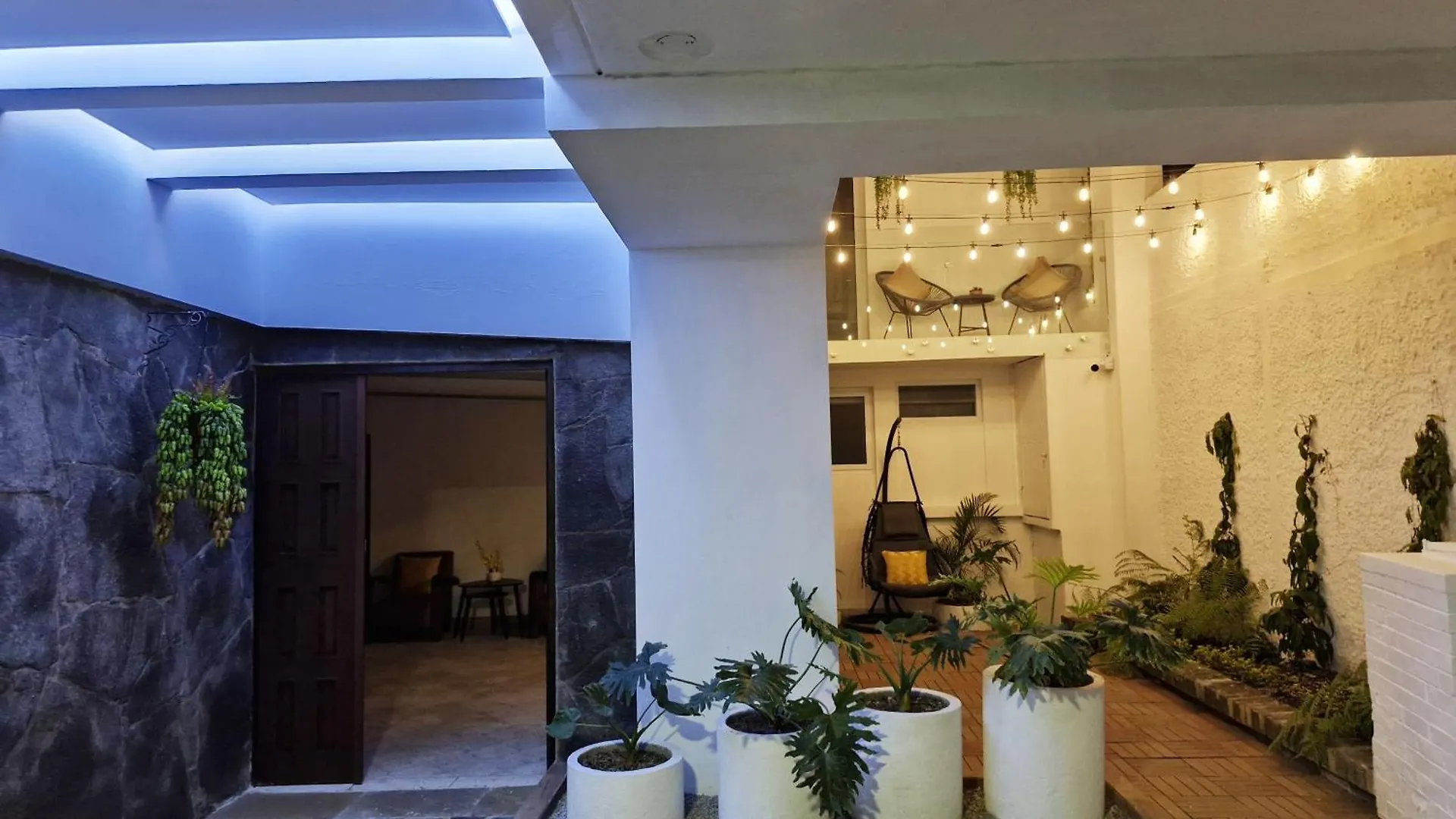 Moderno, Amplio Y Elegante, Bien Ubicado Apto Cerca Miraflores A9 Guatemala City Guatemala